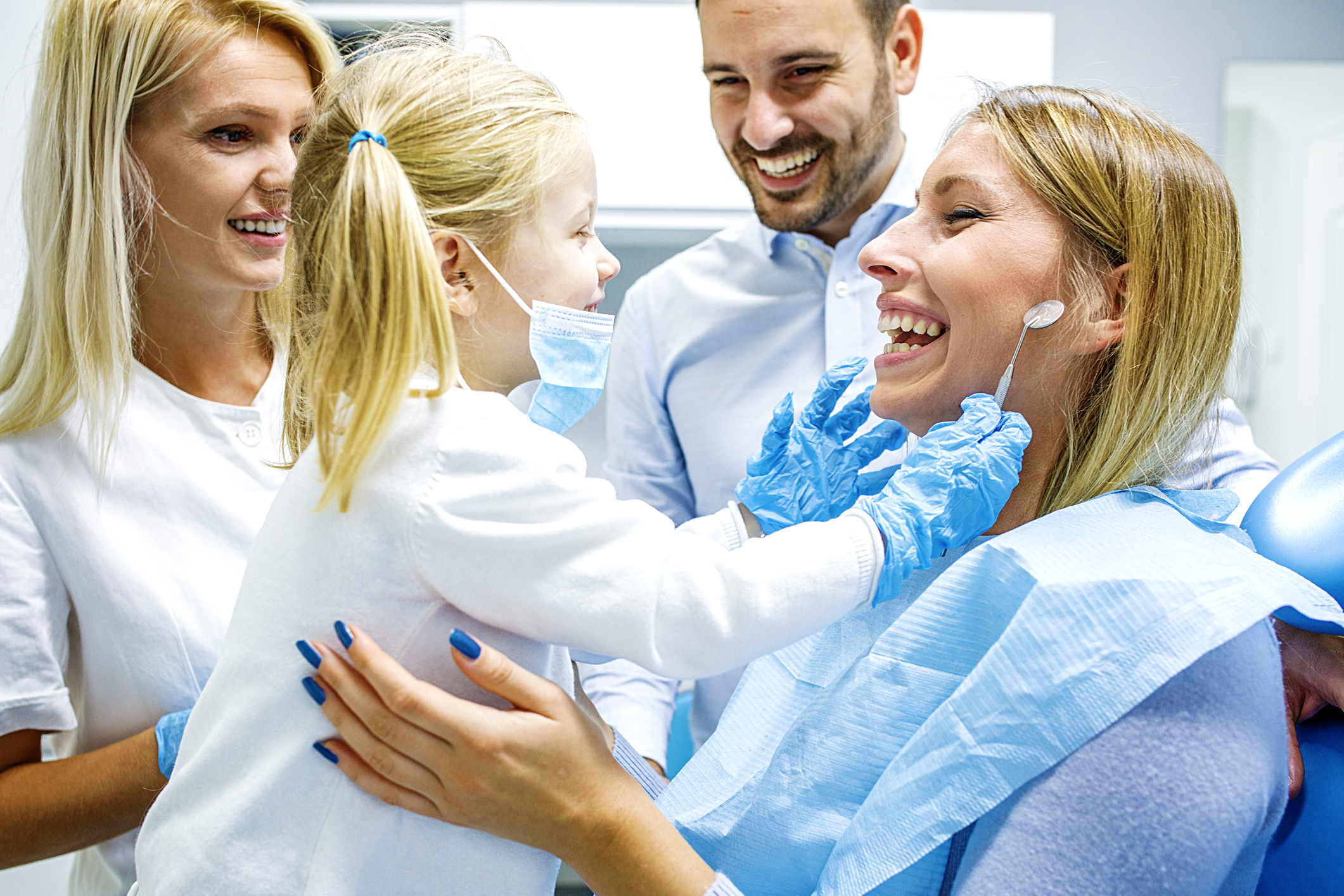 Dentist with family 